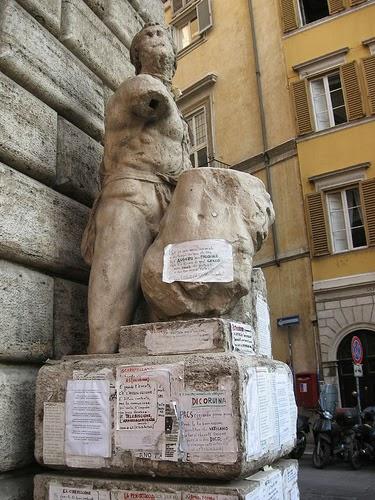 51385-pasquino-e-le-statue-parlanti-teatro-itinerante-roma-01-12-13-h1100.jpg