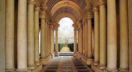 Palazzo  Spada e la Galleria Prospettica del Borromini