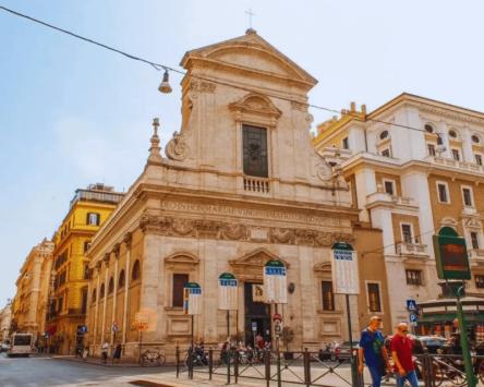 Santa Maria in Via: Madonna del Pozzo e Oratorio del Ss. Sacramento