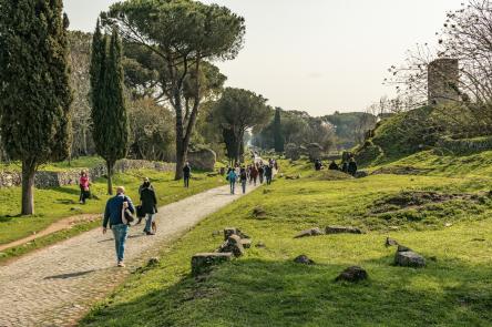 appia antica. e ctacombe tour guidato in golf cart