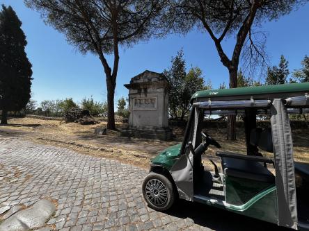 appia antica e catacombe tour guidato in golf cart