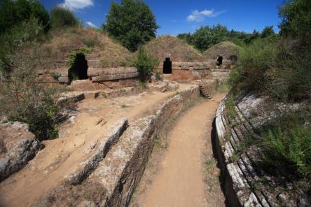 LA NECROPOLI DI CERVETERI E IL BORGO DI CERI